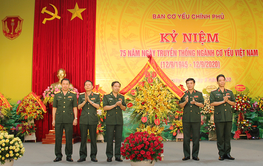 Xây dựng Ngành Cơ yếu Việt Nam cách mạng, chính quy, tiến thẳng lên hiện đại